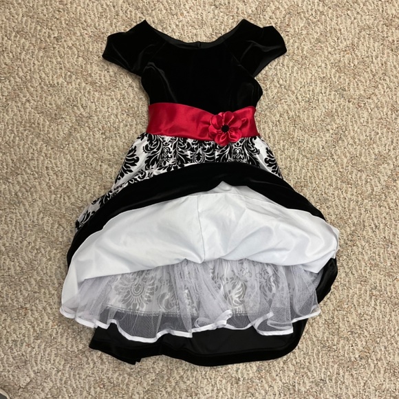 Jona Michelle Black, White, Red Velvet, Brocade and Satin Dress, Girl’s Size 8 - Picture 3 of 5